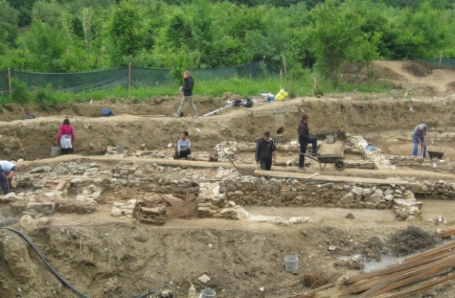 Археолози проучват терен от късноантичната епоха
