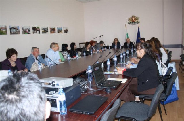 Институции се обединяват за решаване на спешни казуси с деца в риск