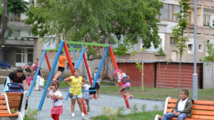 Правят кампания Пази детето в Казанлък