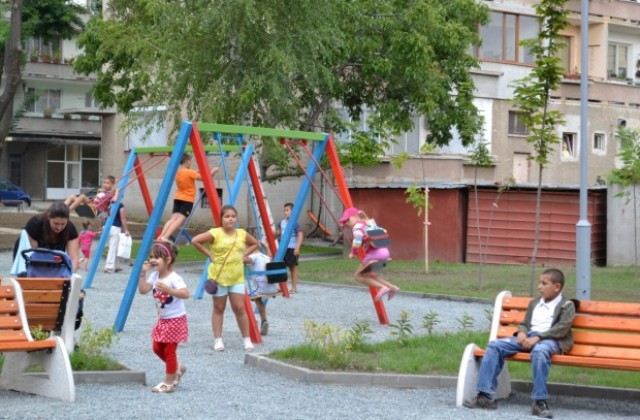 Правят кампания Пази детето в Казанлък