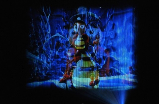 Възрожденски песни и лазерно шоу в пещерата „Леденика