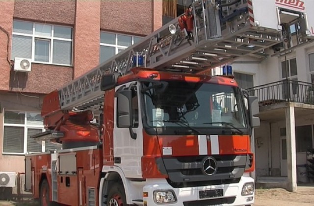 Пожар избухна в административна сграда на МВР, няма пострадали