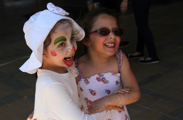 Честит празник, деца!