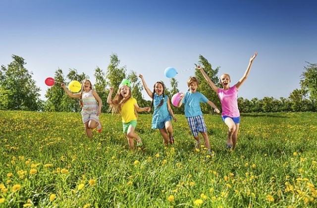 Щастието - да не спиш, да имаш приятели и да бъдеш с мама и татко