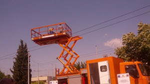 Доставят новите тролеи от септември модерен автомобил обслужва контактната мрежа