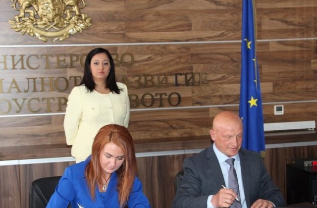 Ремонтират пътя между Дебелец и Гурково с европейски средства