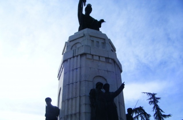 Със сиренен вой, молитва и рецитал В. Търново ще отбележи 2-ри юни