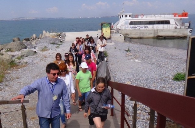 Общински съветници подариха екскурзия на бургаските деца