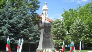 Почит и преклонение пред паметниците на героите в Кюстендил