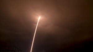 Лазерно шоу и фойерверки за юбилея на космодрума Байконур ВИДЕО