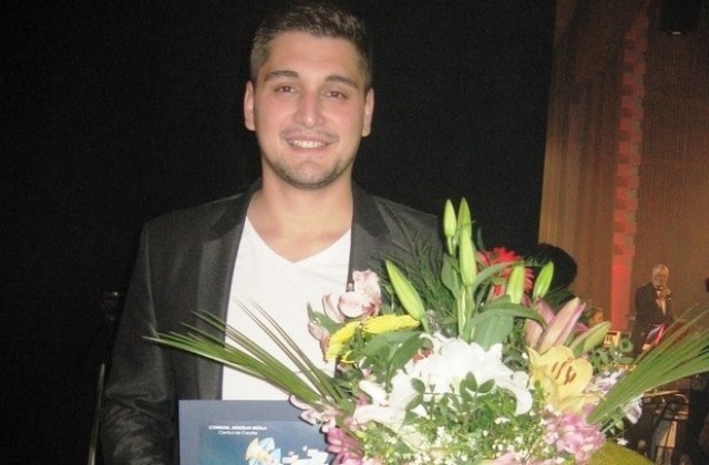 Ники  Манолов спечели първа награда на авторитетен конкурс в Румъния