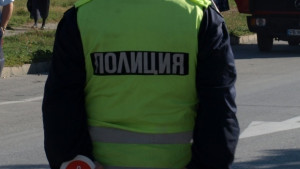 Пияна жена заби автомобила си в метален стълб