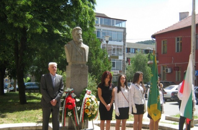 В Дупница почетоха Христо Ботев и загиналите за свободата на България