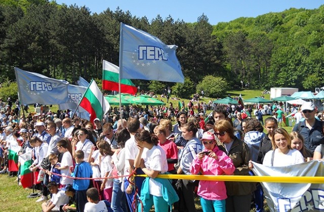 ГЕРБ Враца проведе традиционния поход до връх Околчица