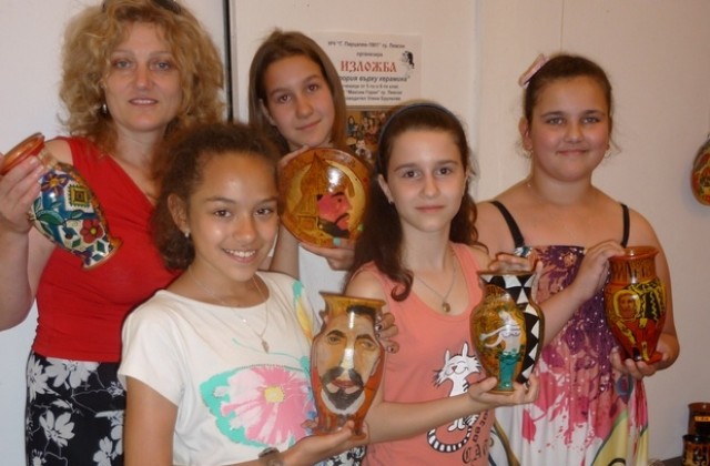 История върху керамика показаха ученици от ОУМаксим Горки в Левски