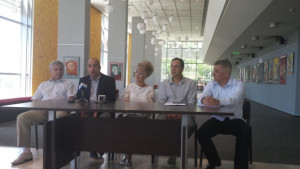 Бизнесът помага на операта