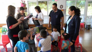 Женското дружество към ДПС дари учебни пособия на детската градина