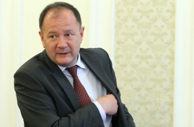 Михаил Миков: Очевидно е, че се реализира планомерна атака към БСП