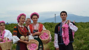 Делегации от побратимени градове и чуждестранни фолклорни формации идват в