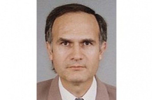 Служебен ректор пое академията в Свищов, обеща нов законен избор и факти за ерата „Адамов”