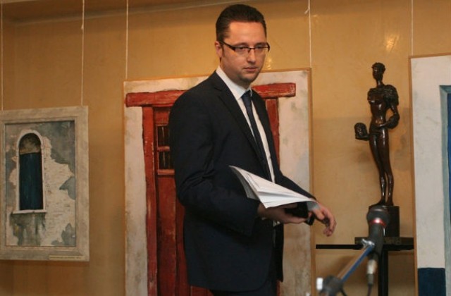 Ръководството на Софийската филхармония отрича за „схеми” в управлението