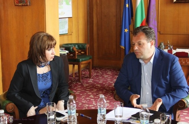 Военният клуб ще бъде ремонтиран, увери зам.- министърът на отбраната