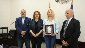 Наградиха Магдалена Ралчева с почетния знак на областния управител
