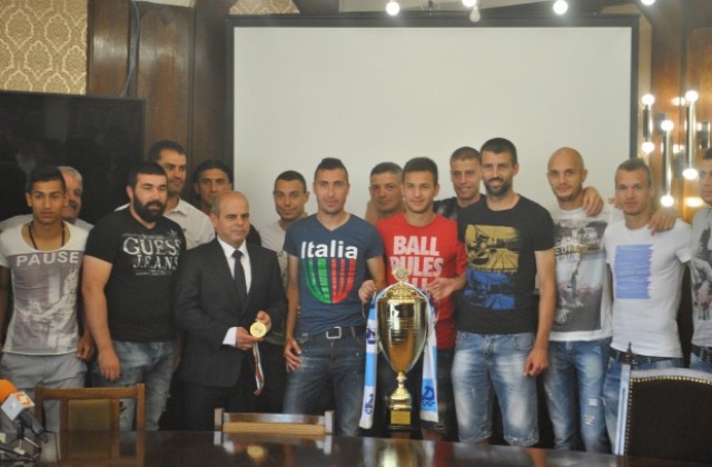 ФК Дунав получи премия от кмета