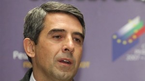 Р Плевнелиев Да не политиканстваме с референдума