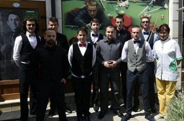 Денислав Драганов и Росен Христов в оспорвана битка на финала на МАСТЪРС турнира по снукър