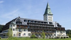 Замъкът Елмау лукс спокойствие и нацистко минало