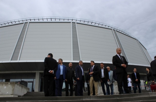 Президентът даде съвети за довършване на Спортната зала