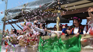 Президентът и министри идват за Празника на розата в Казанлък