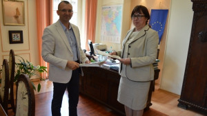 Повече практика за юристите от БСУ