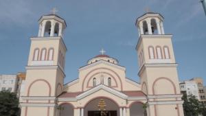 Раздават курбан пред храма в Тракия