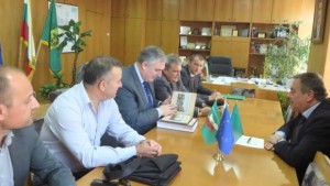 Вицепремиерът Калфин и кметът Красимир Костов разговаряха по социални проблеми
