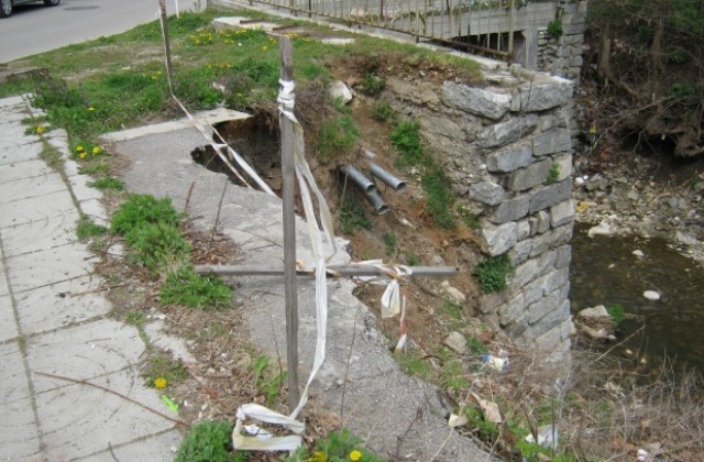Свлачище застрашава водоснабдяването на Велинград
