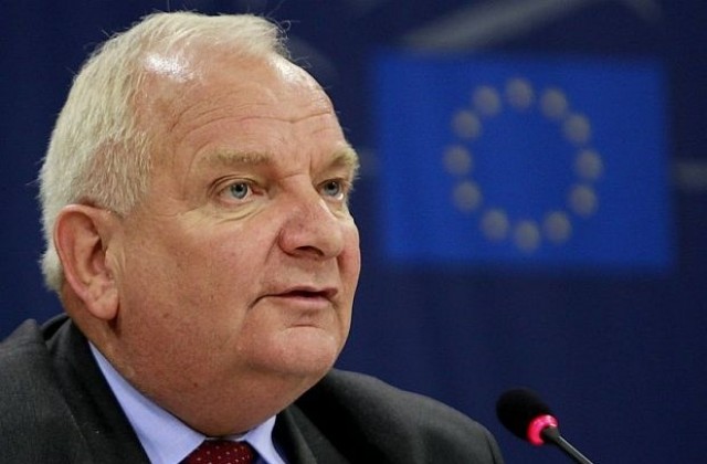 Председателят на ЕНП призовава за политическа коректност в България