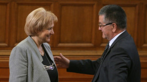 Парламентарни групи и независими депутати могат да издигат кандидат за