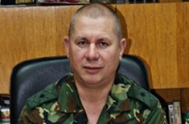 Генерал Шивиков напуска армията, карловската бригада го брани