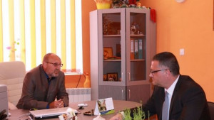 Димитър Сяров посети специализираната болница в Котел