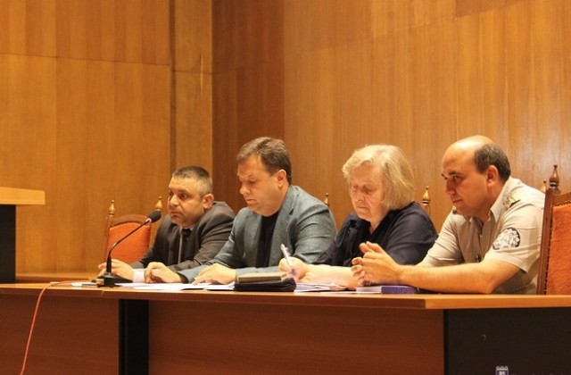 Набелязаха мерки за справяне с важни проблеми в населените места