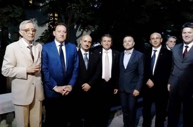 Кр. Богданов: Румъния трябва да възстанови богослужението на български