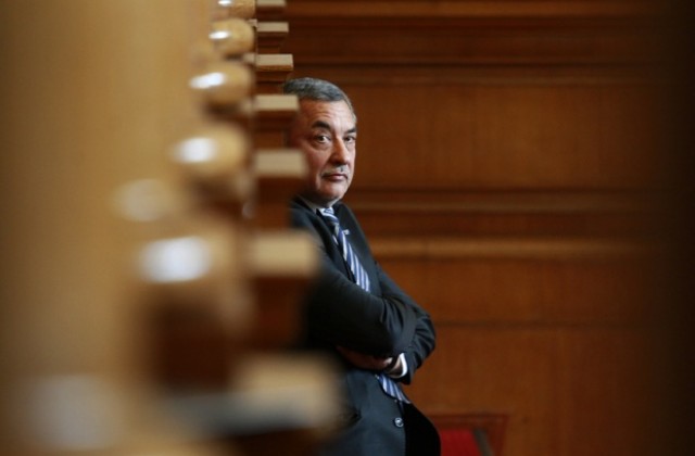 Валери Симеонов препоръча на КЕВР контрол и проверки до 1 юли