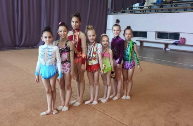 Шест златни медала и пет сребърни за гимнастичките на Гълъбово