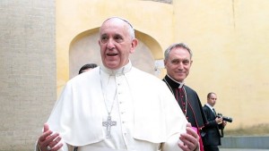 Кого посреща и изпраща Папата