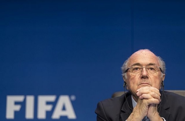 ЕП призова Блатер незабавно да се оттегли от ръководния пост във ФИФА