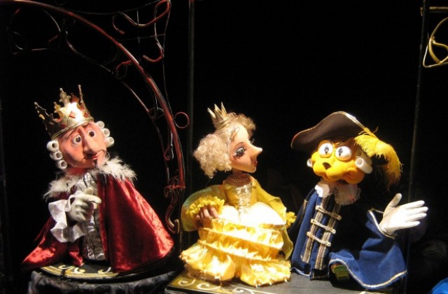 Театър Весел закрива сезона с Котаракът в чизми