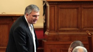 Калфин няма да отстъпи за възрастта за пенсия на полицаите