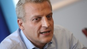 Министър Москов се извини на изоставената родилка